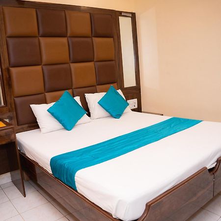 Saigal Guest House Мумбай Екстериор снимка