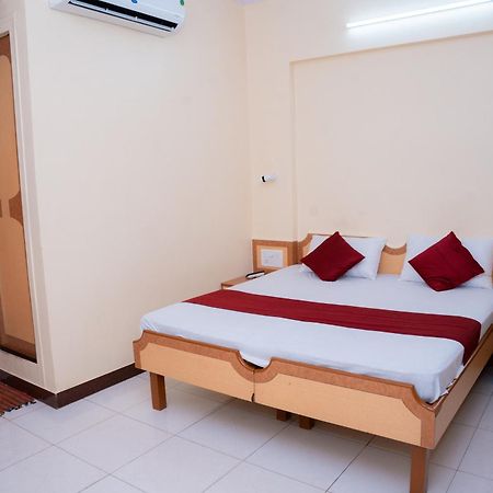 Saigal Guest House Мумбай Екстериор снимка