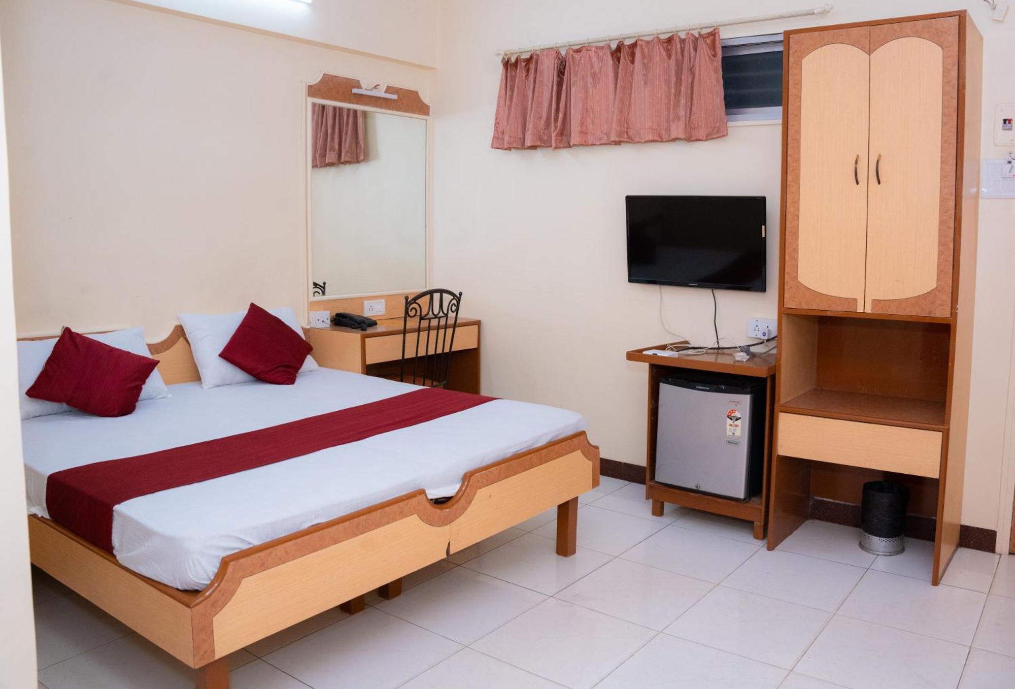 Saigal Guest House Мумбай Екстериор снимка