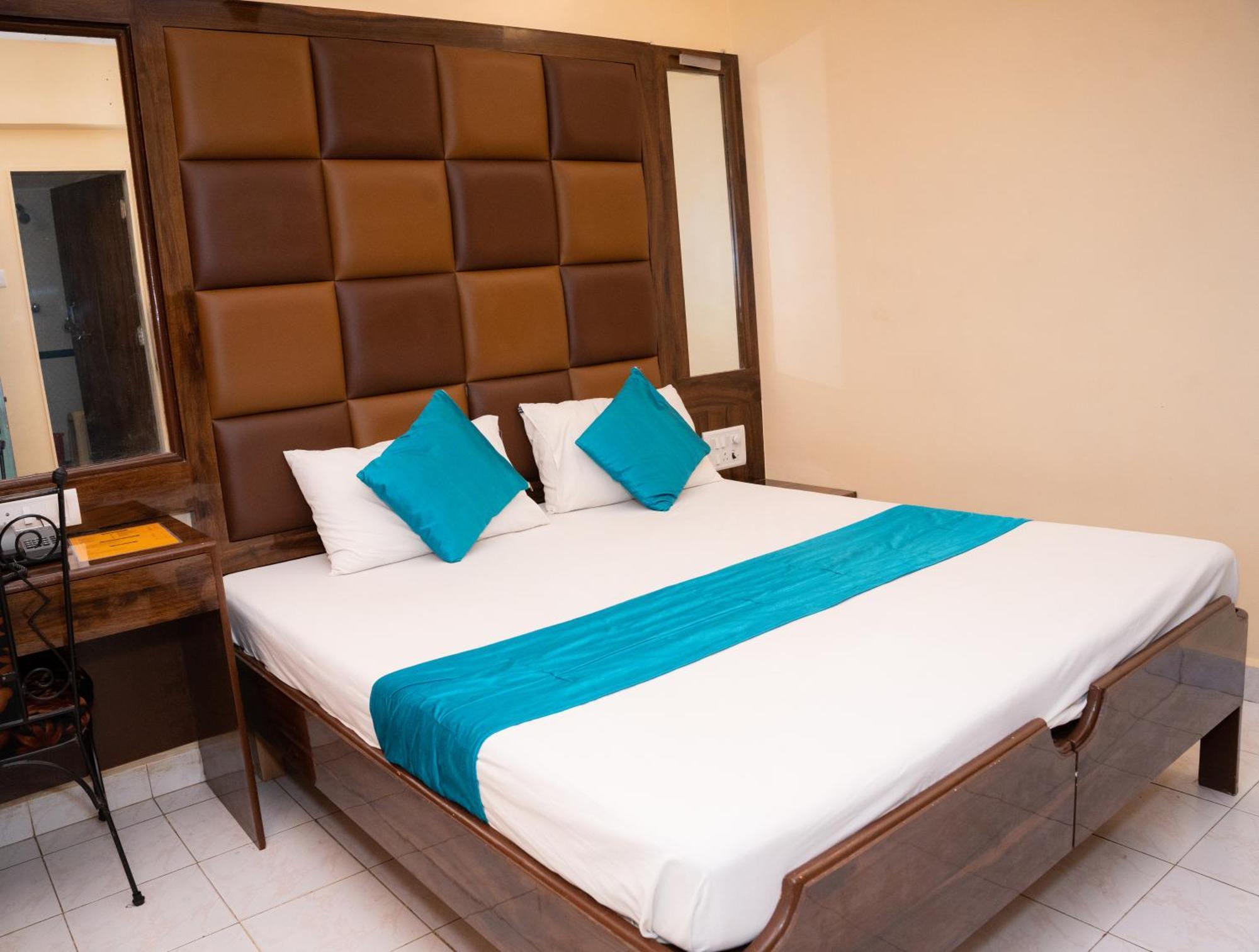 Saigal Guest House Мумбай Екстериор снимка
