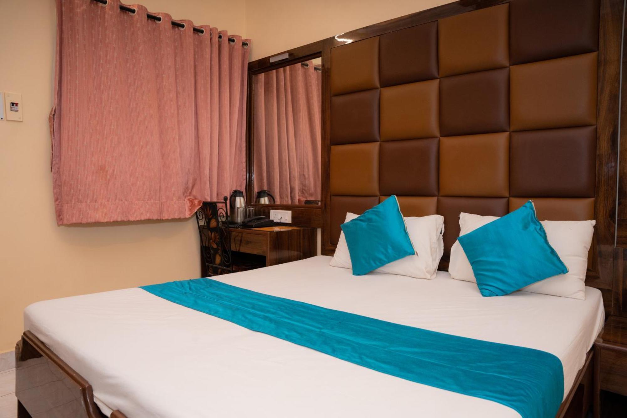 Saigal Guest House Мумбай Екстериор снимка