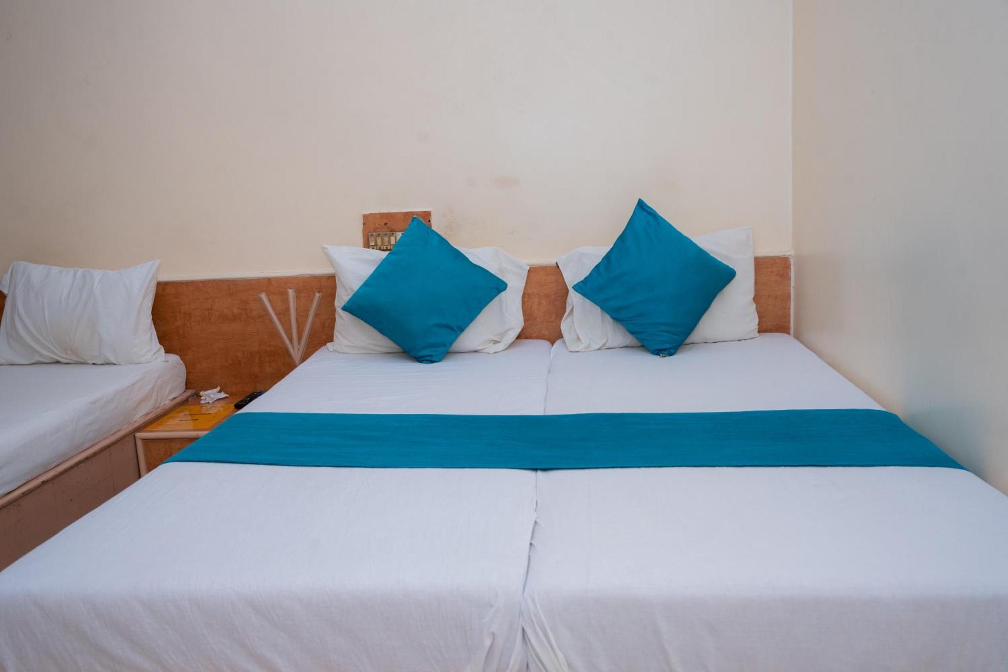 Saigal Guest House Мумбай Екстериор снимка