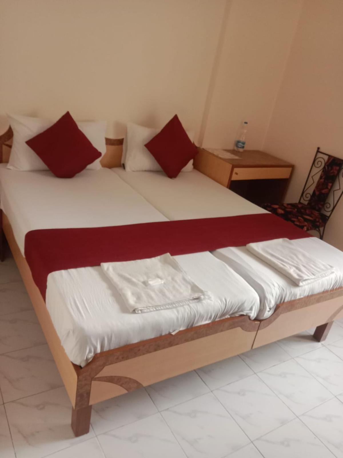 Saigal Guest House Мумбай Екстериор снимка